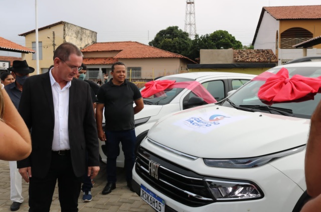 Sigefredo 30 Anos: Prefeito Murilo Bandeira entrega 03 Carros 0km e obras para a população